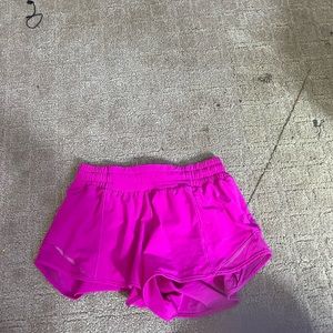 purple highlight lulu shorts!
